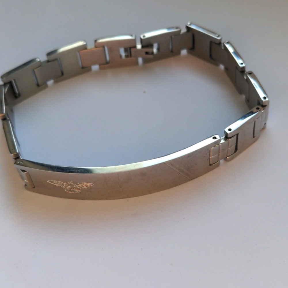 New I.D. Bracelet. 9"long. High Polish stainless steel Links Gift box Engravable